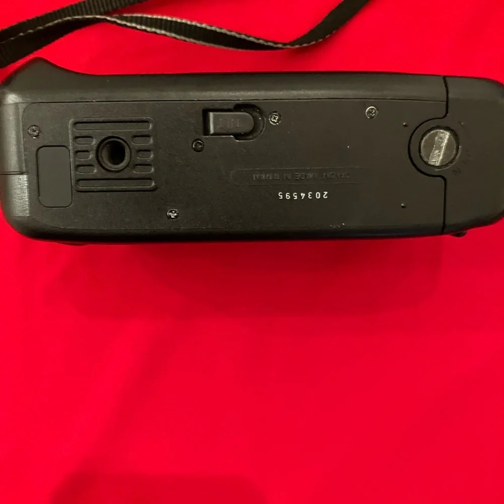 Canon Sure Shot Black Film Camera with case - Picture 3 of 9